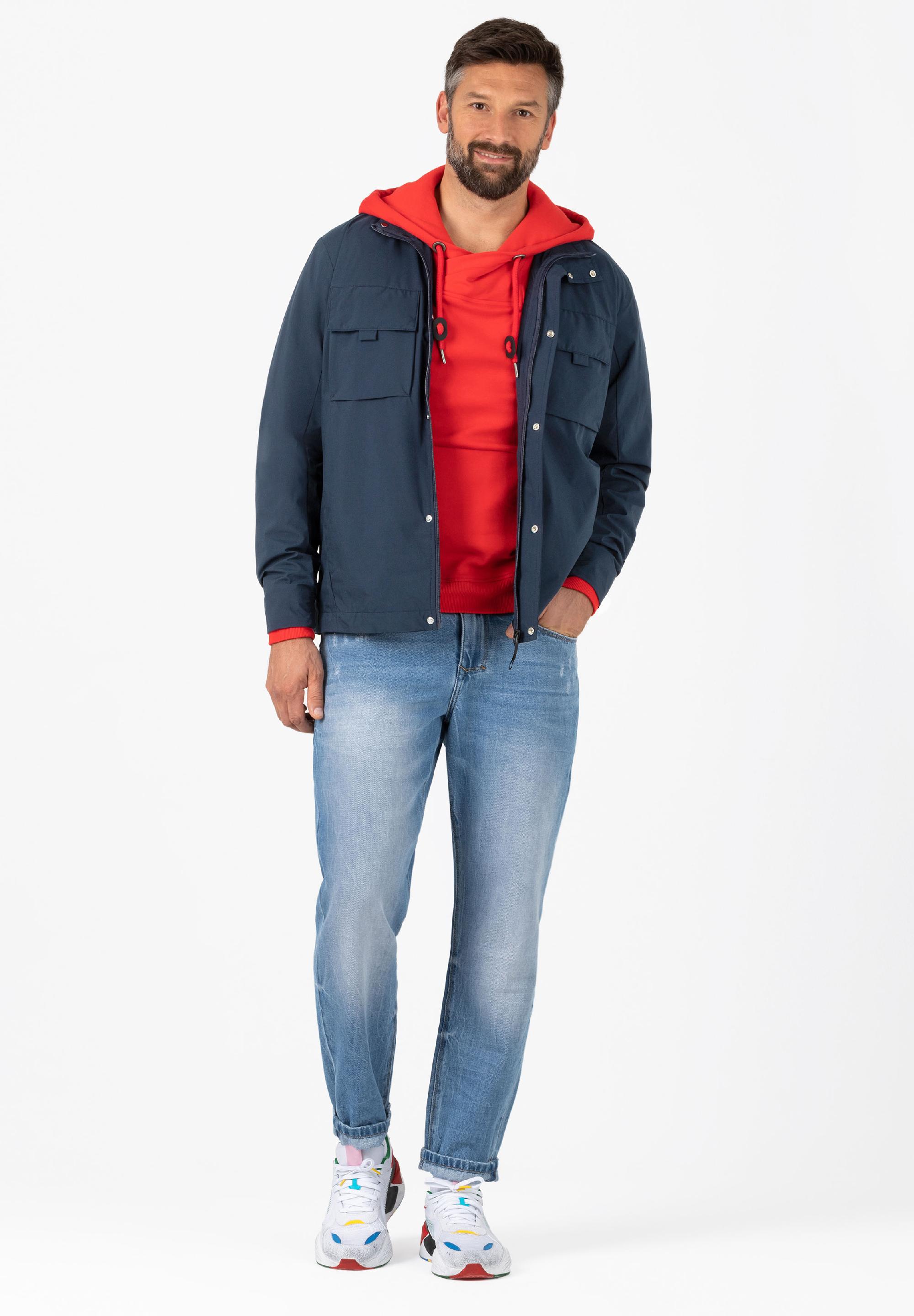 Sporty Tech Jacket zipper