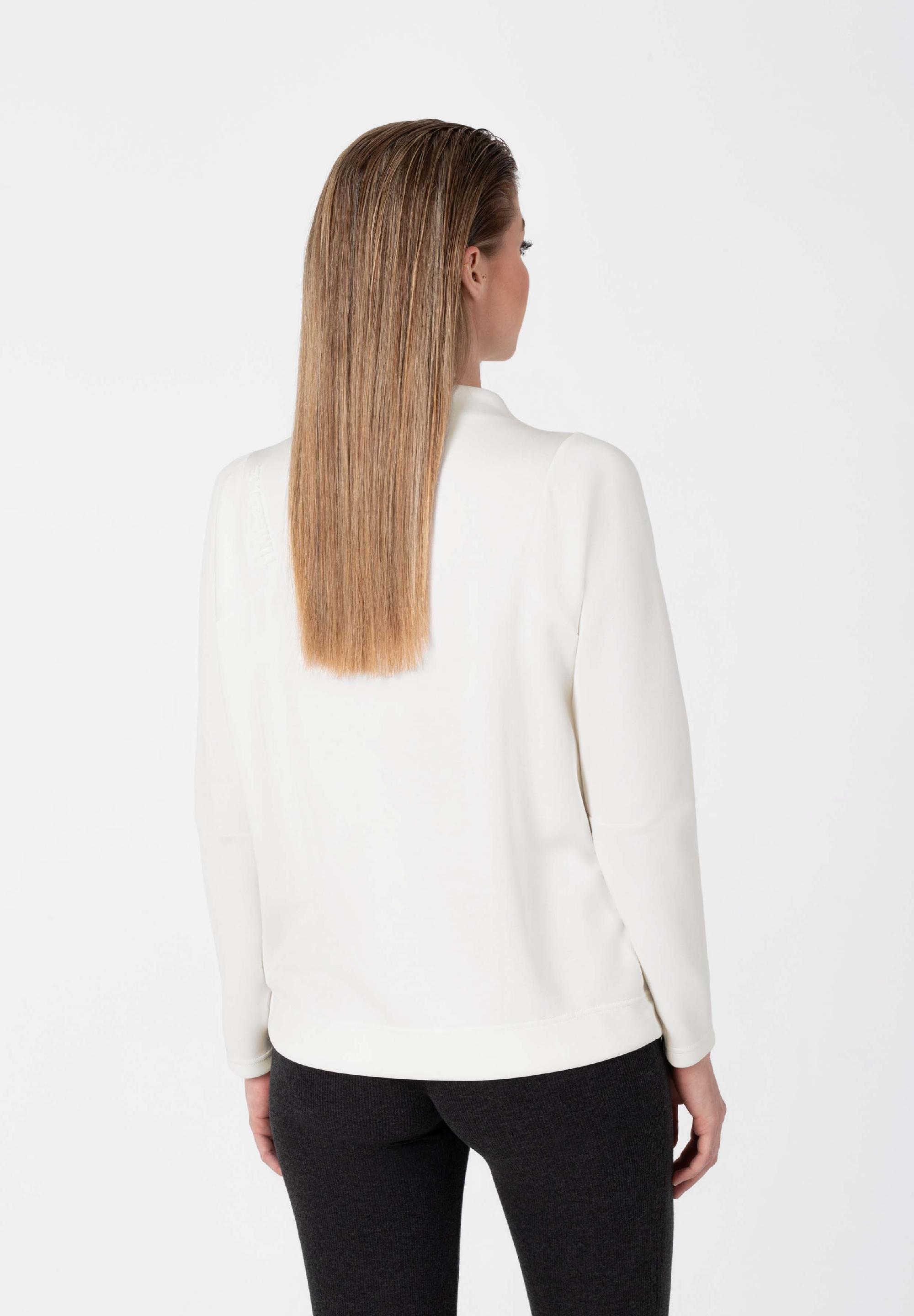 Sporty Mock-Neck print