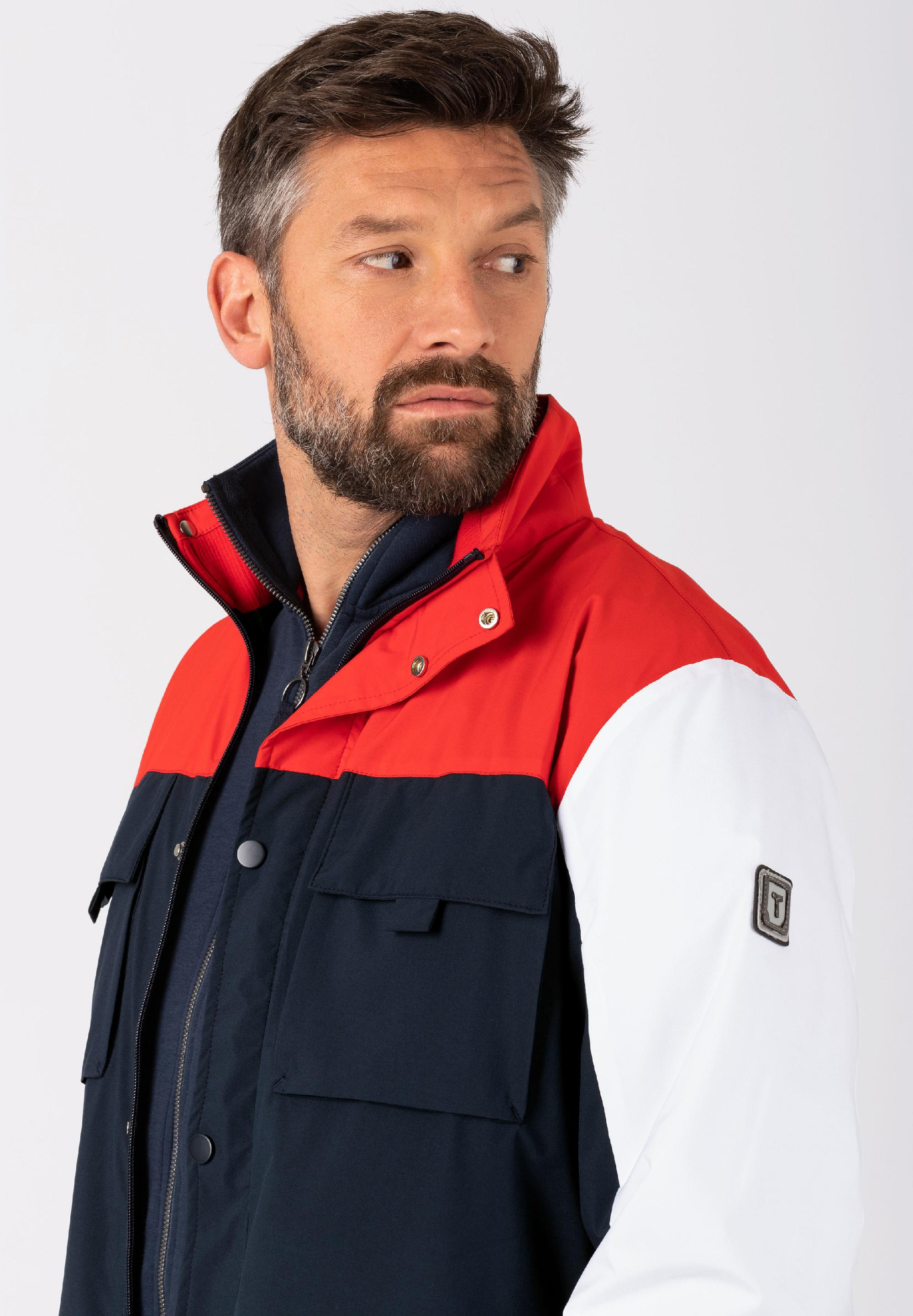Sporty Tech Jacket zipper