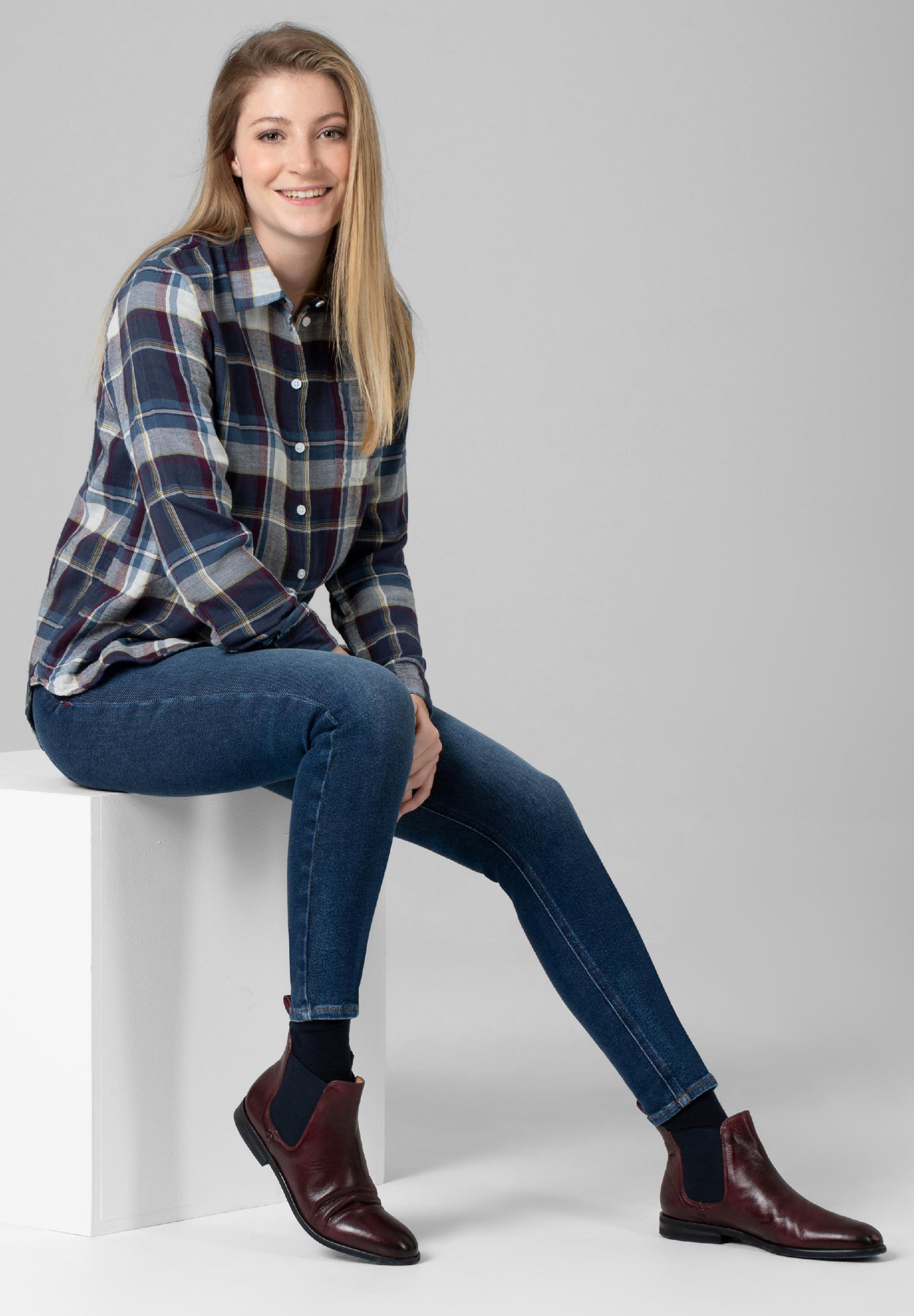 Boyfriend Fit Blouse