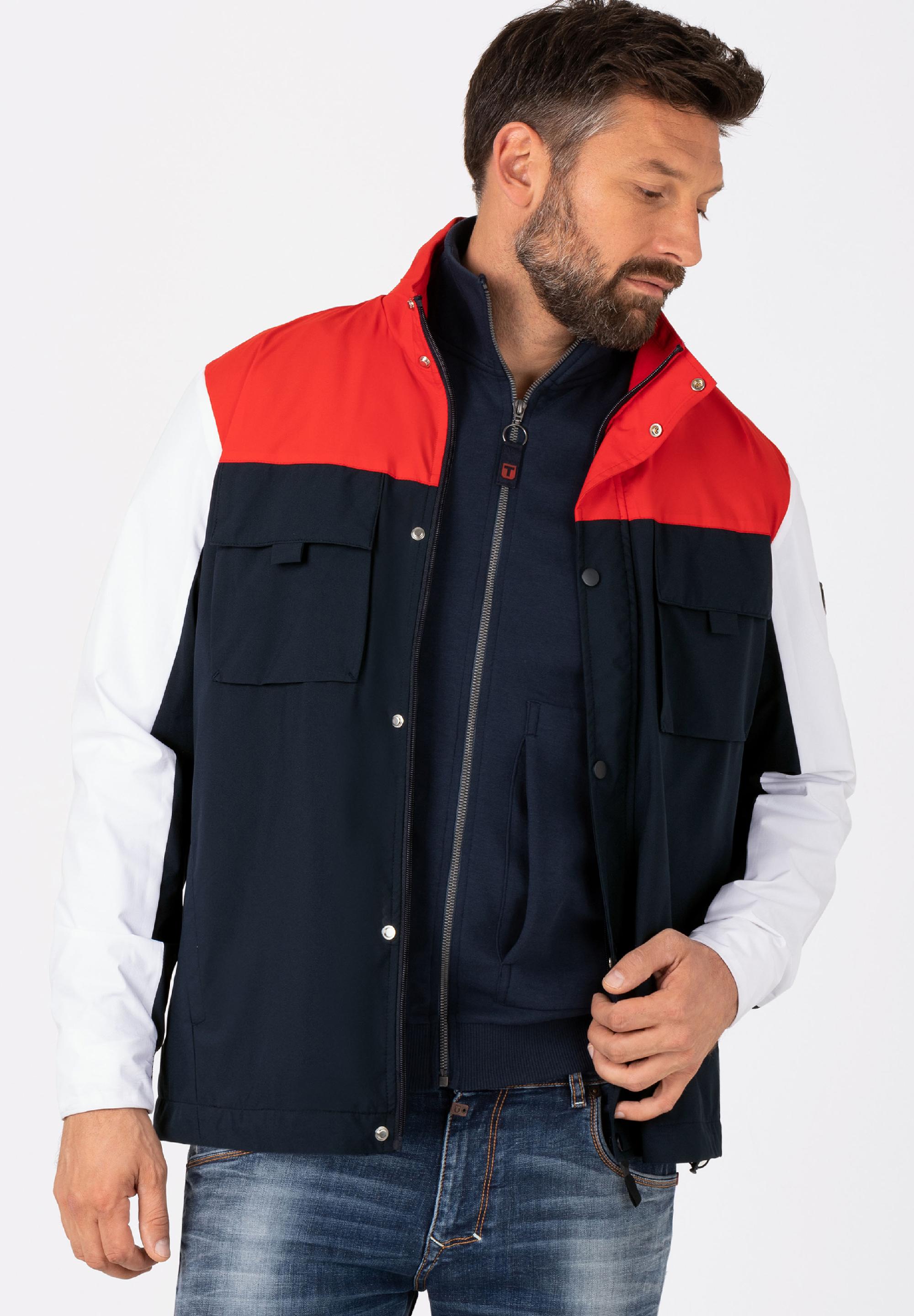 Sporty Tech Jacket zipper
