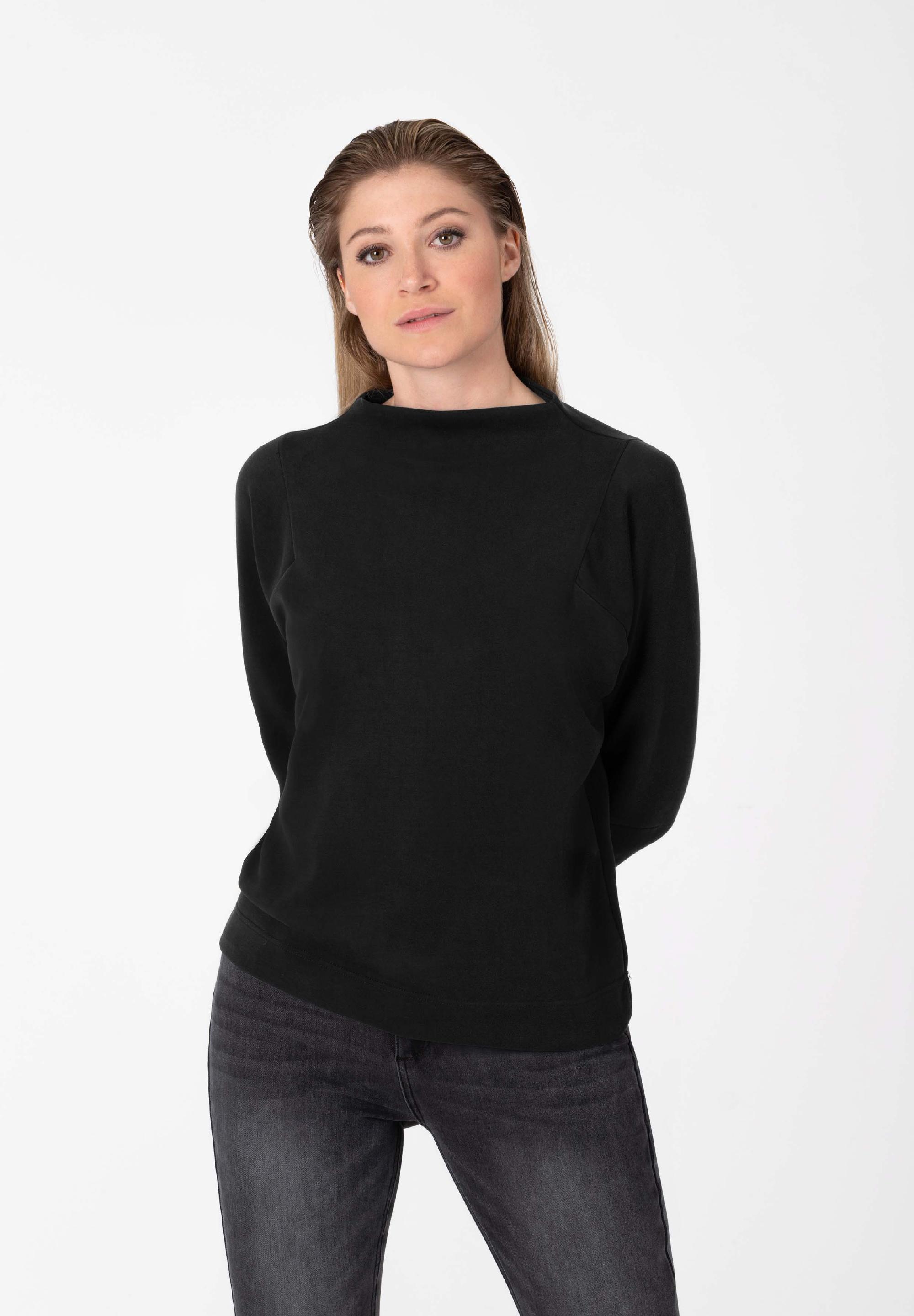 Sporty Mock-Neck print