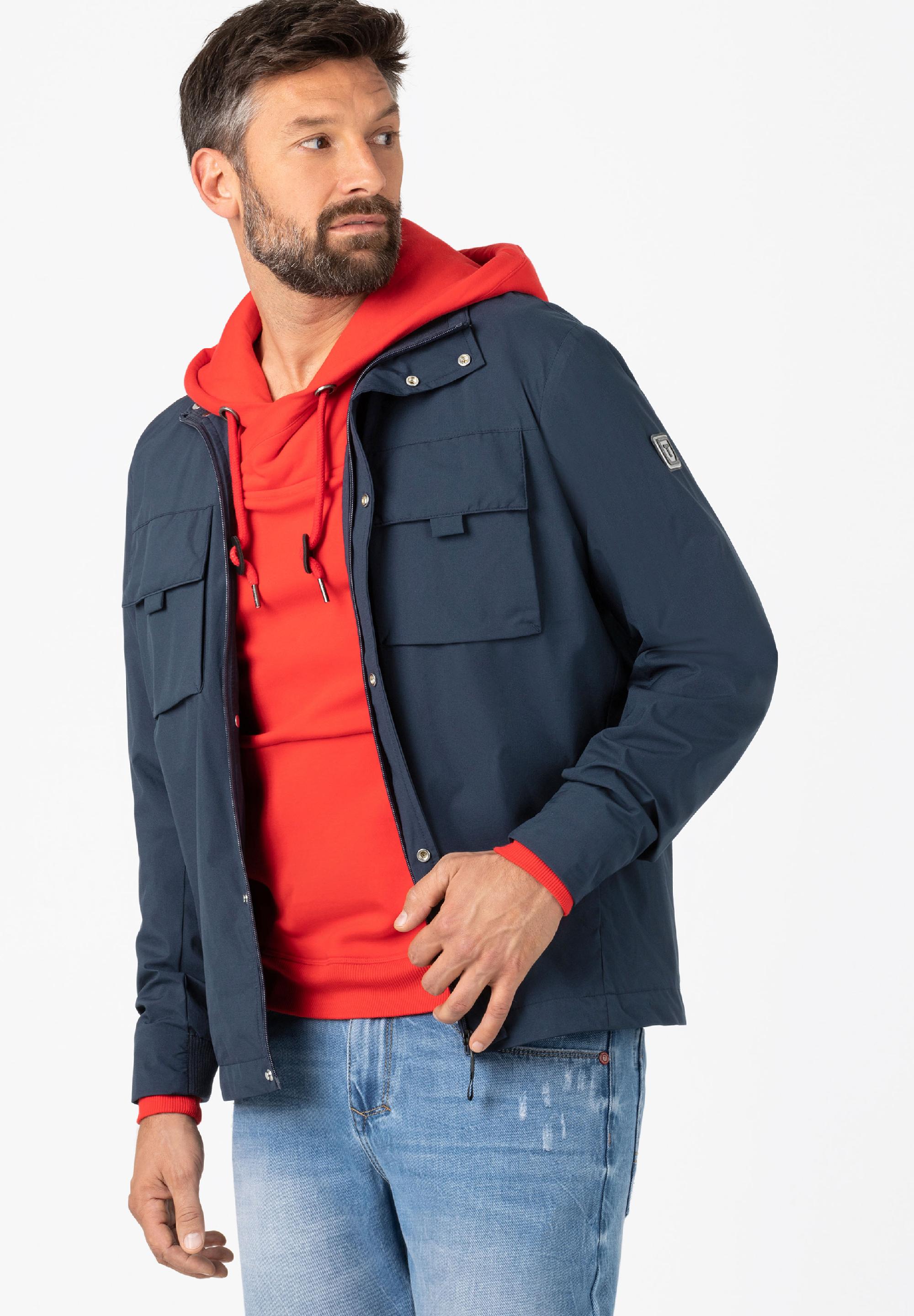 Sporty Tech Jacket zipper