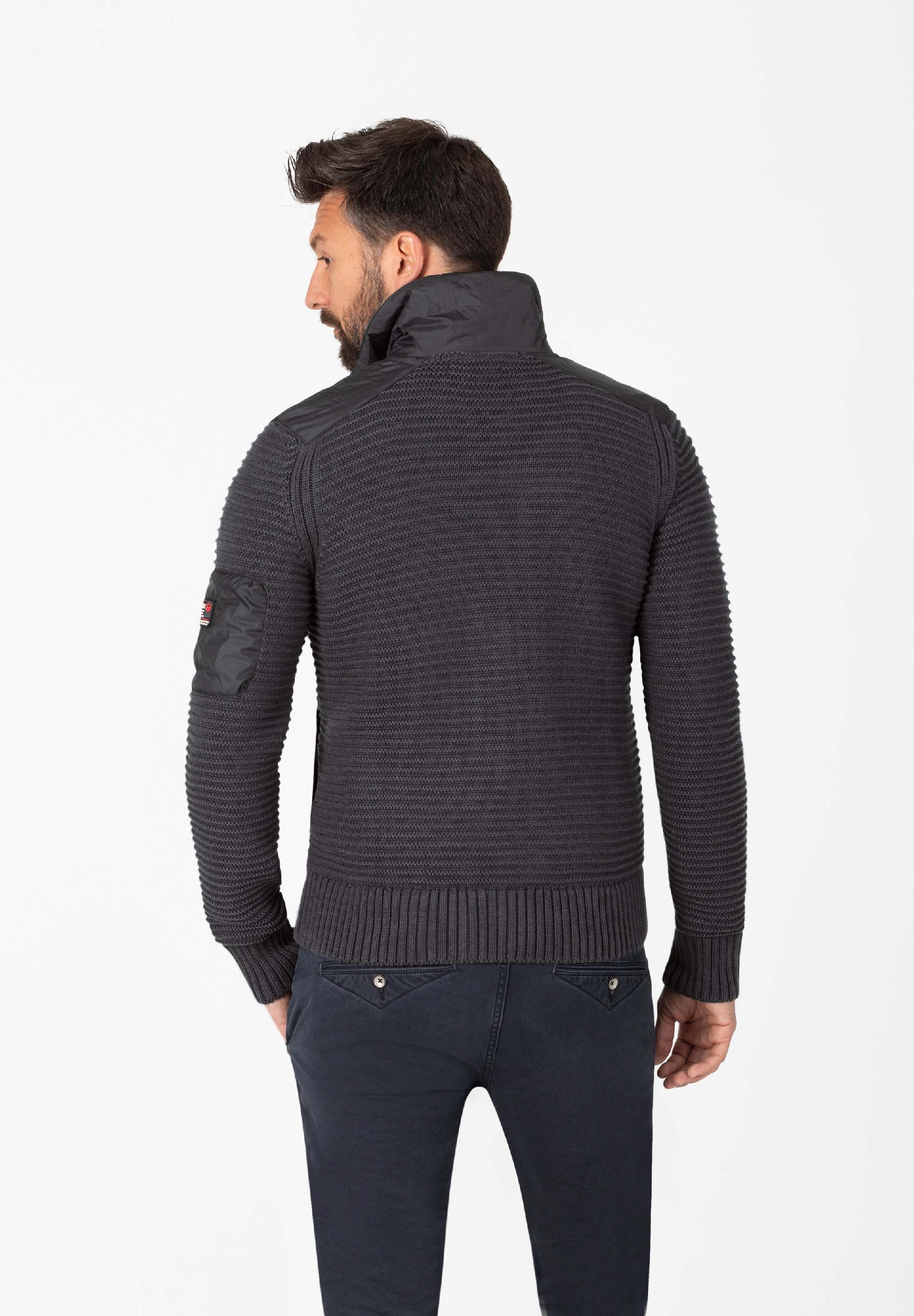 Sporty Knit Jacket zipper